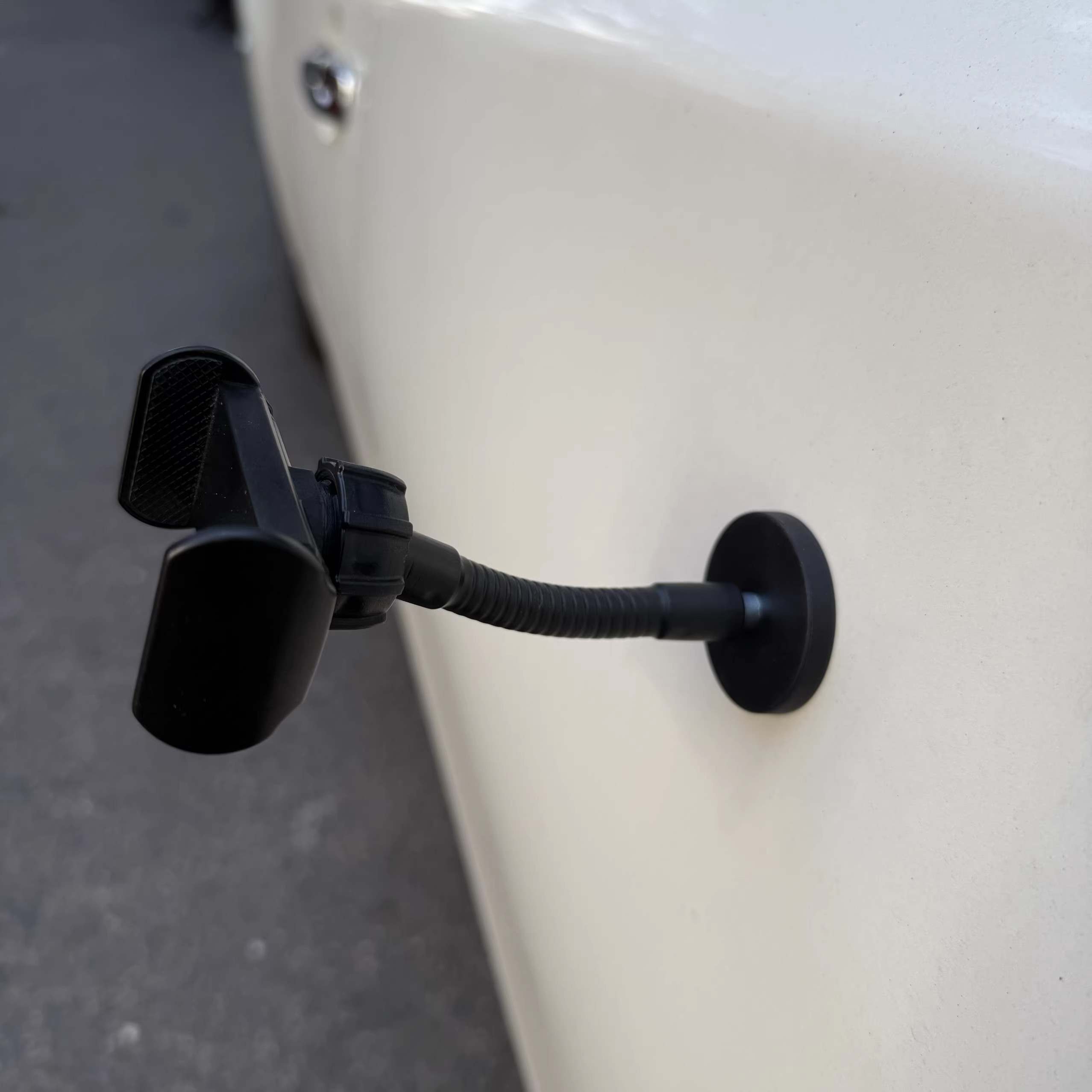 Outdoor Power 'Hose' - Potente Clip Magnetica N52 per Telefono